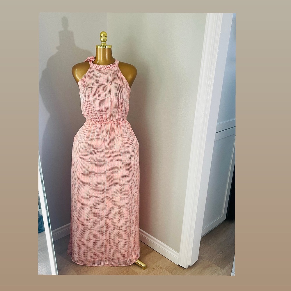 Elegant Pink Halter Maxi Dress